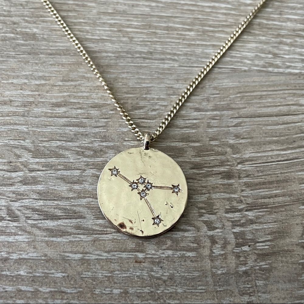 URBAN OUTFITTERS - Cancer ♋️ necklace